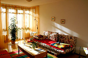 Sonnendurchflutetes Zimmer
